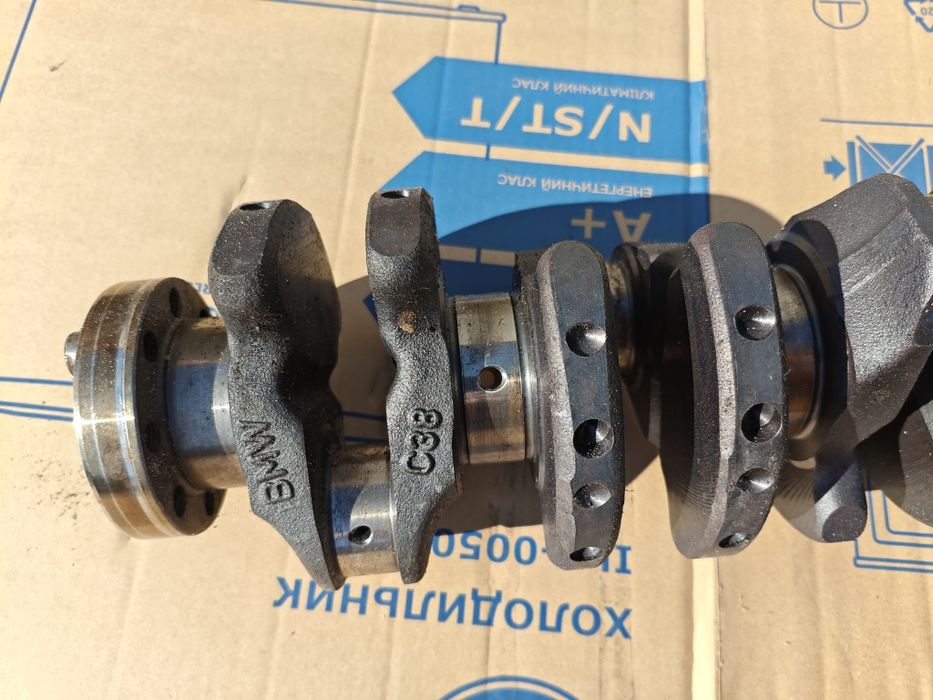 Колінвал bmw 2242898 2,5 tds