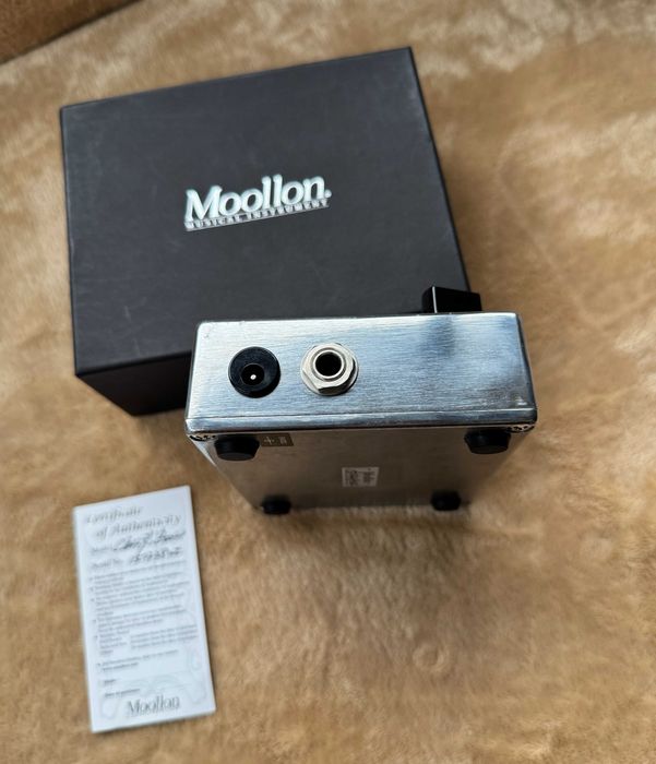 Moollon Class A Boost - booster do gitary elektrycznej , Drive