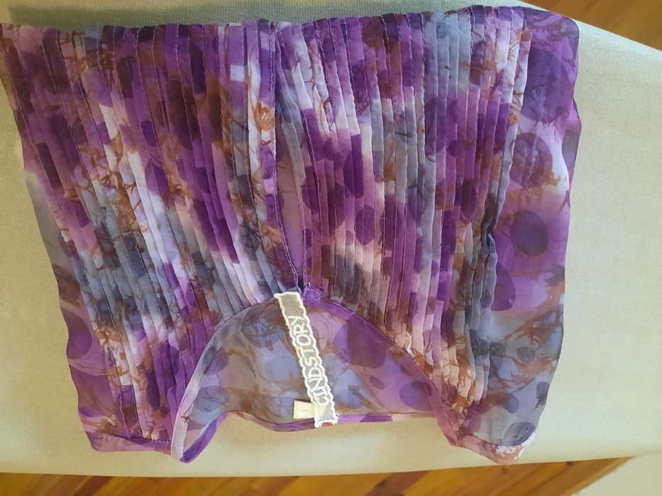 Blusa colorida e fresca