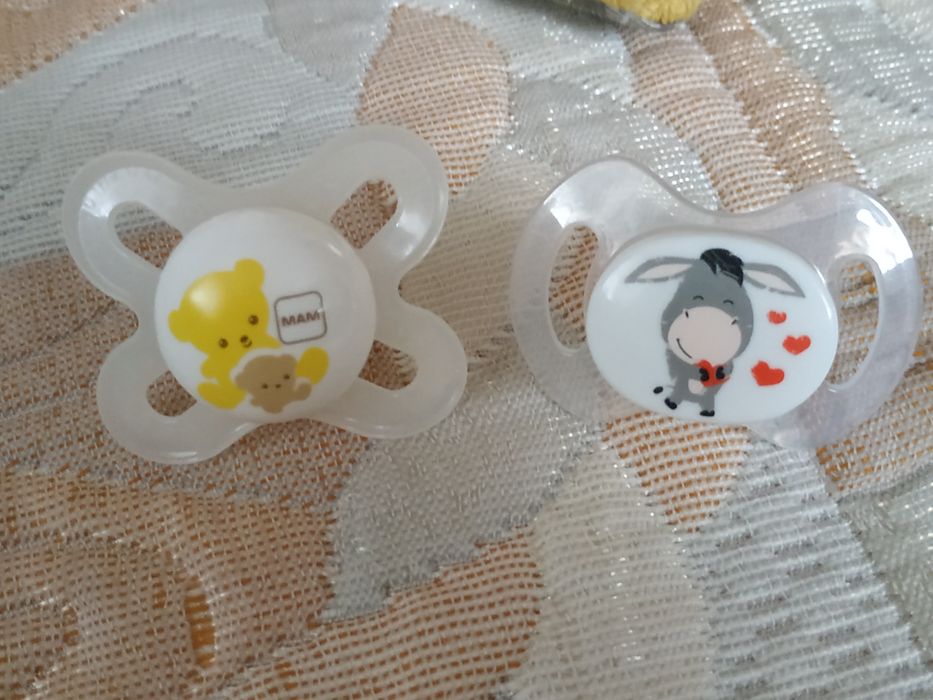 Пустушки в контейнері NUK mam 0-6 міс, 2 шт