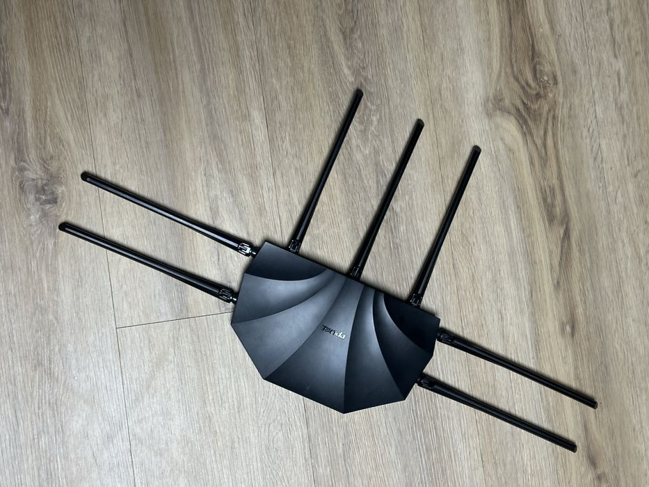 Router Tenda AC23 2100Mb/s DualBand