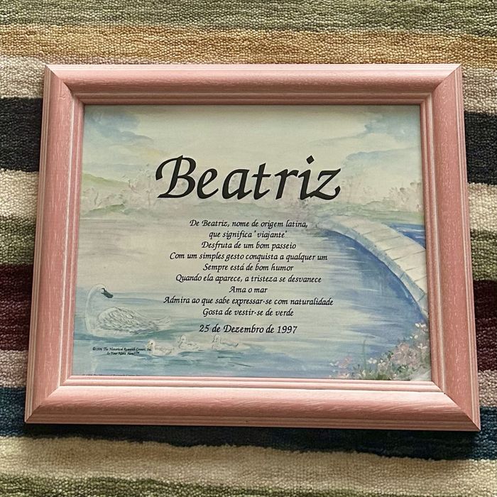 Moldura com atributos nome Beatriz