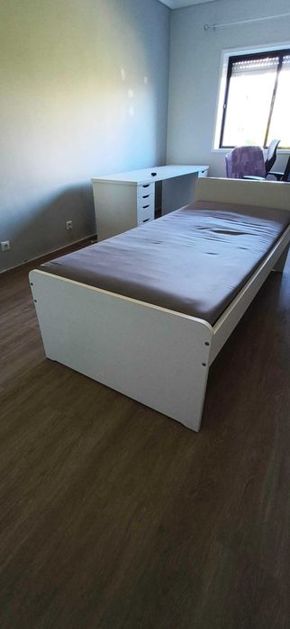 Cama de solteiro IKEA SLÄKT com estrado e manual de instruções