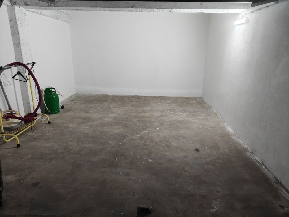 Aluga se Garagem 19 m2 Montijo