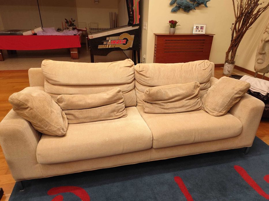 Sofá 3 lugares 210cm em tecido beje