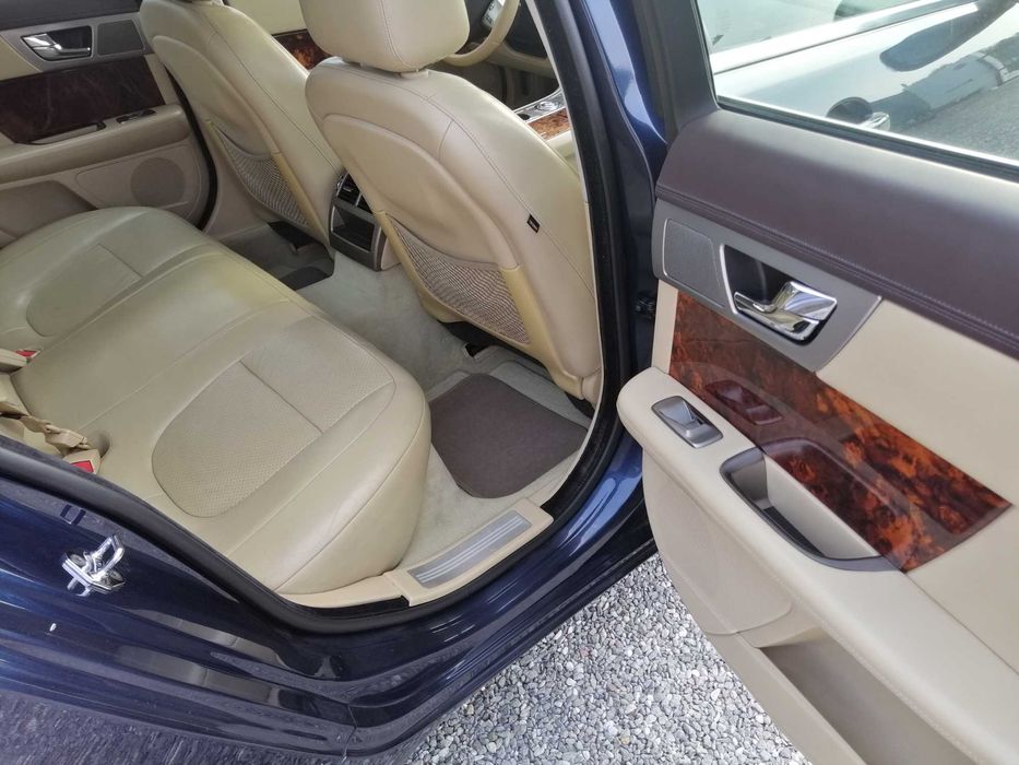 Jaguar XF rigorosamente impecável