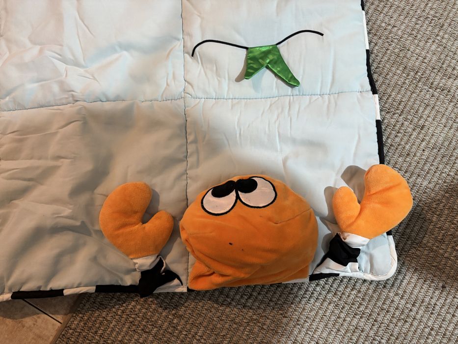 Tapete atividades alcochoado com bonecos Ikea