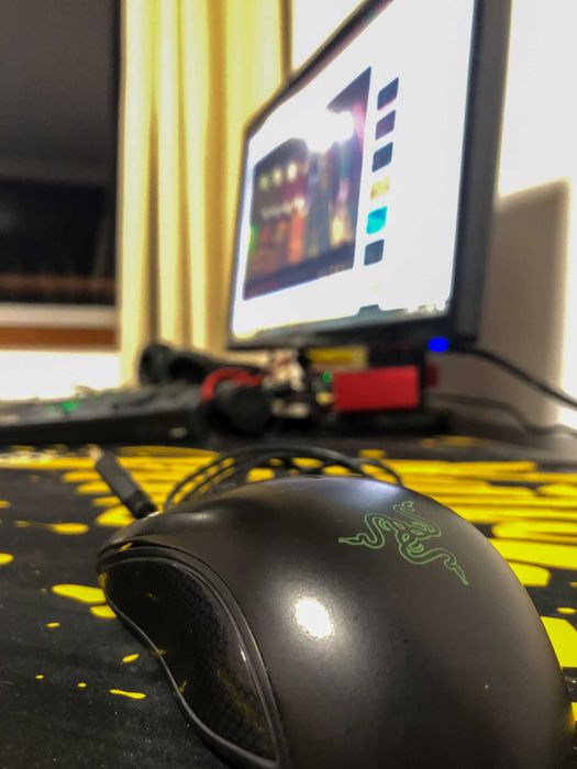 Rato Gaming RAZER Abyssus Essential (7200 dpi - Preto)