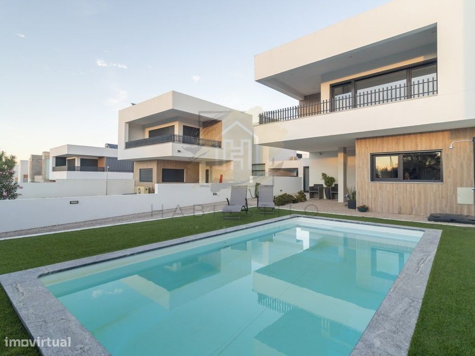 Moradia T3 Exclusiva | Rua João Chagas Sesimbra (2970) | Habiestilo