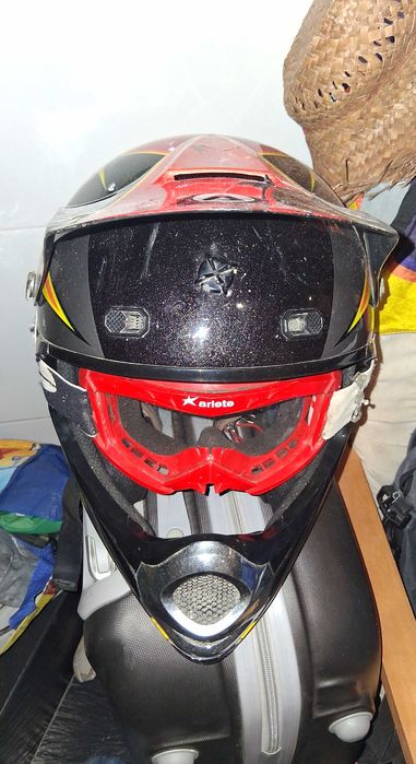Capacete todo terreno acerbis e oculos