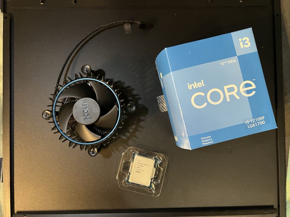 Процесор intel i3 12100f box