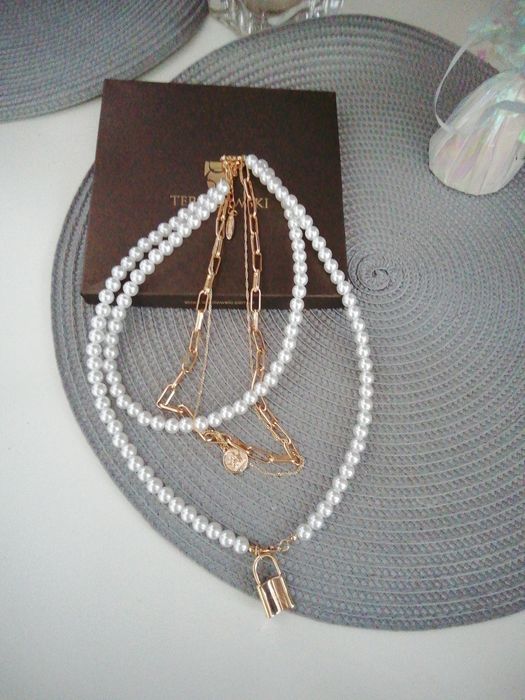 Biżuteria łańcuszka i bransoletki.  terpiłowskich