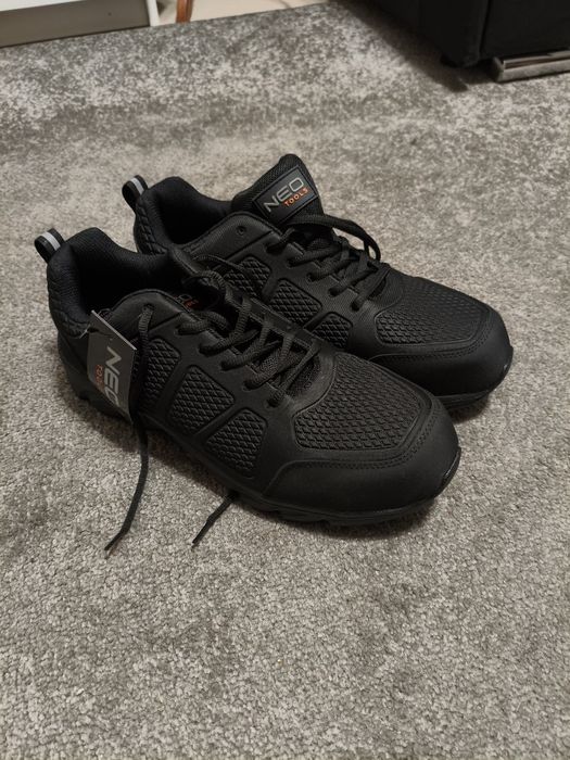 Buty robocze 'idealne do pracy na magazynie'