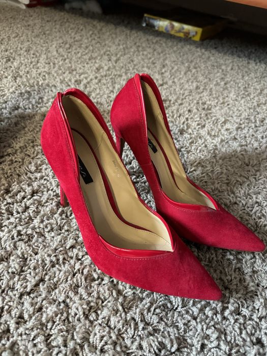 Червоні лодочки