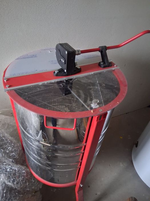 Sprzedam małą pasiekę bez pszczół