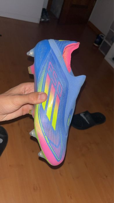 chuteira adidas