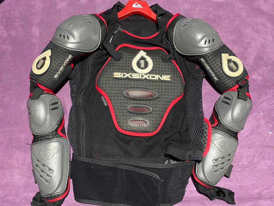 Protecçao de Peitoral, ombreira e cotoveleira para moto ou bike