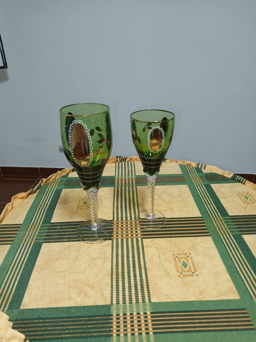 2 jarros e 8 copos antigos