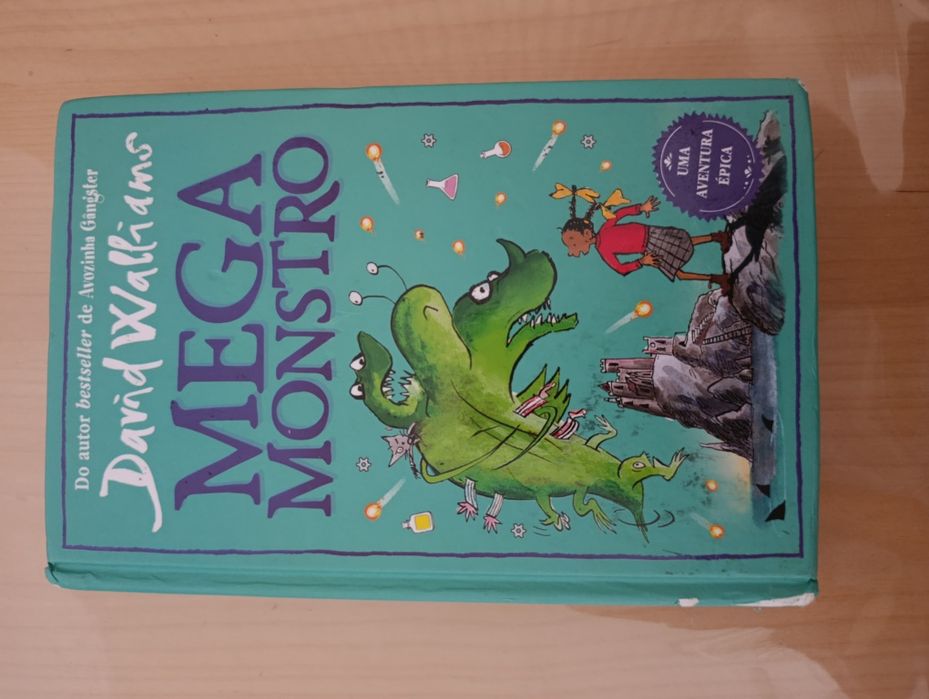 Livro Mega Monstro - David Walliams