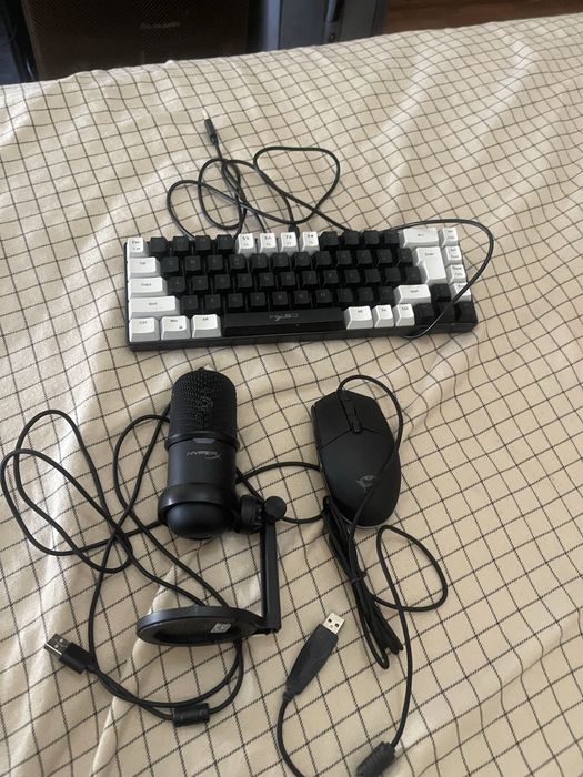 Teclado mais mouse  gamer mecanico e microfone solo cast hyperex