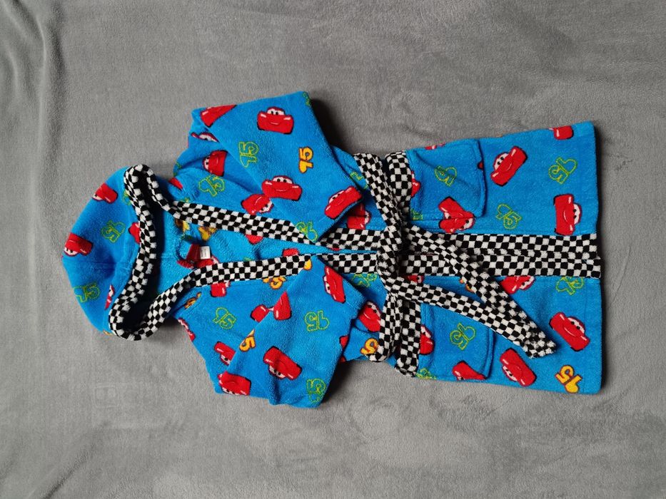 Szlafrok, porannik, auta, disney