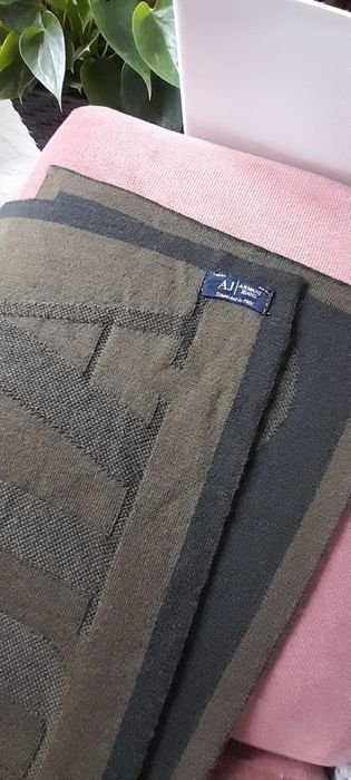 Armani szalik odcienie zieleni