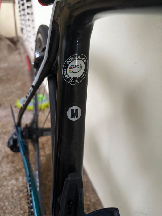 Bicicleta focus carbono M