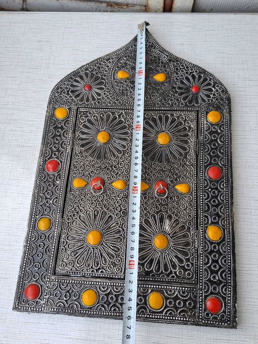 зеркало.          .        .