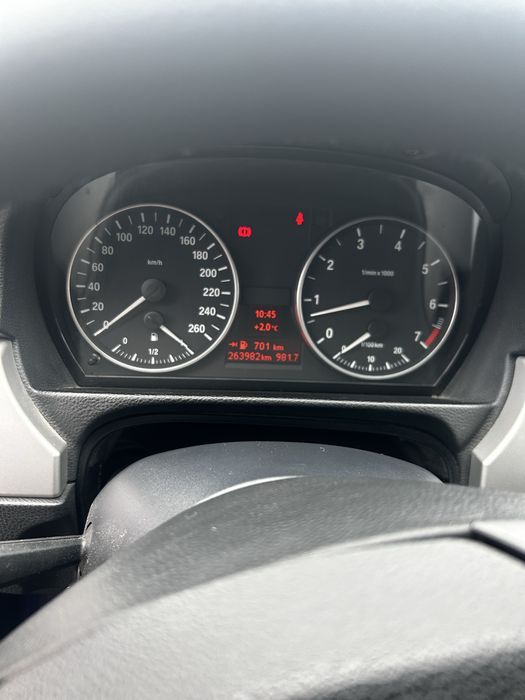 BMW E90 320i zadbane