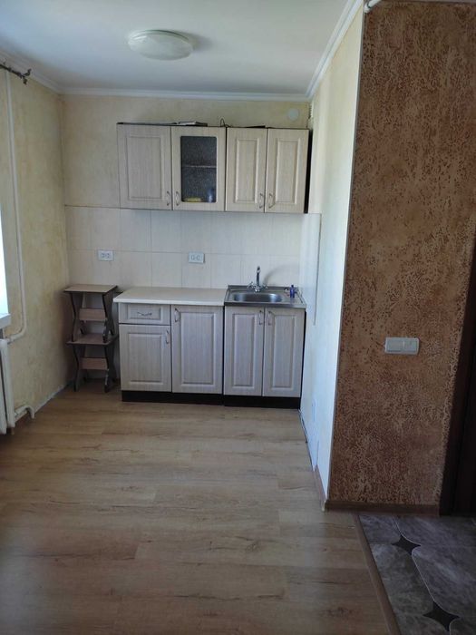 Продаю в Корабельном районе  1 к. квартиру