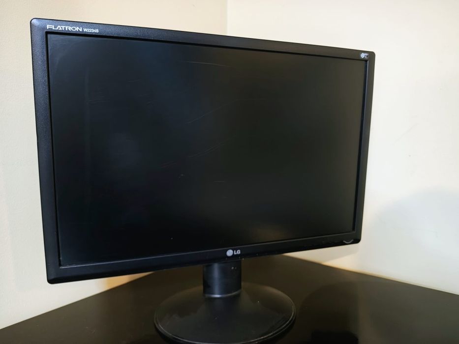 Monitor LG sprawny 22 cale
