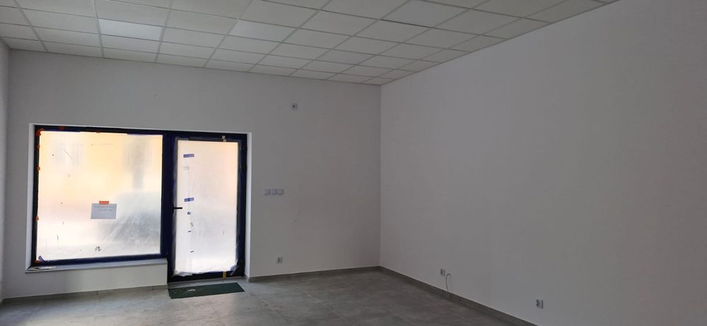 Nowy lokal handlowo-usługowy