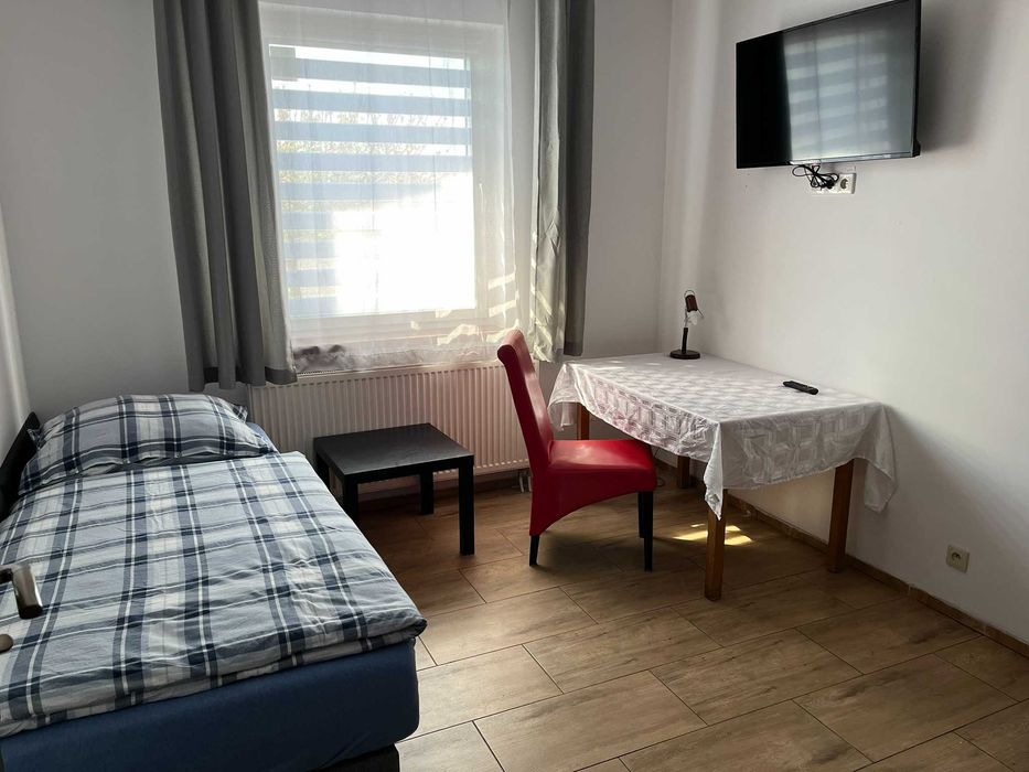NIEZAPOMINAJEK 7 LEGNICA - TANIE NOCLEGI, kwatery prywatne, pokoje gościnne, kwatery pracownicze i dla firm w Legnicy