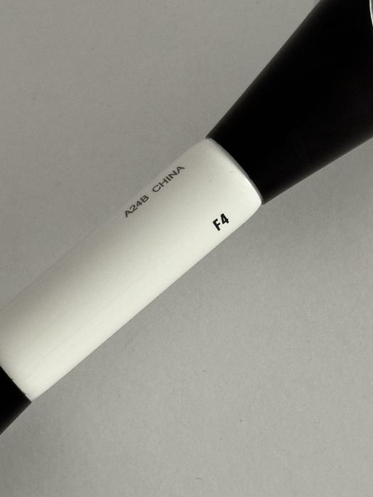 Nowy dwustronny pędzel do makijażu F4 Makeup by Mario