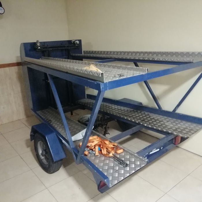 Vendo atrelado para dois Karts!