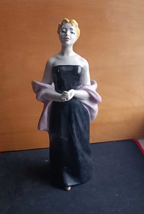 Статуэтка Оперная певица