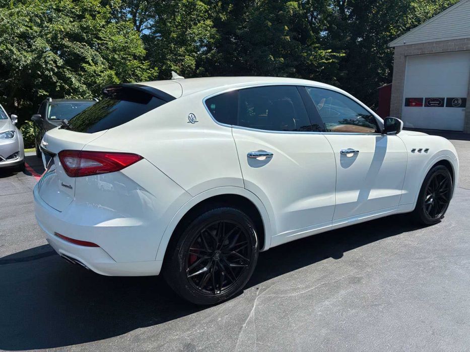 Maserati Levante      2019
