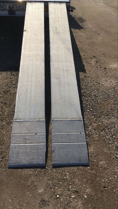 Najazdy do mini koparki bardzo mocne aluminiowe
