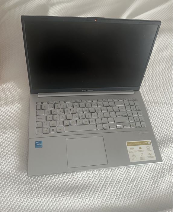 ASUS VivoBook 14/15 Intel Core i3 + Mochila Original ASUS + Rato Bluetooth | Como Novo