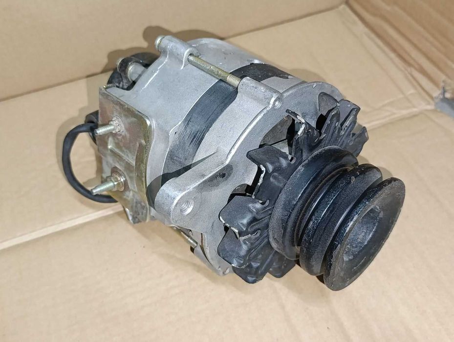 Генератор Тойота Хайлюкс Toyota Hilux 2.4 2.8 Taro 100213-0230