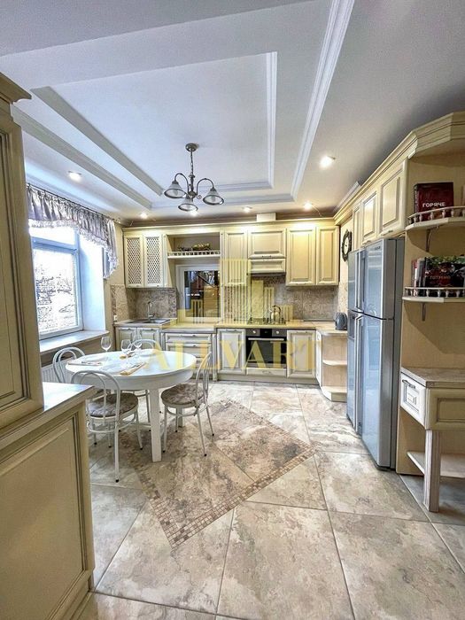 Продаж будинку на Оболоні, Оболонська набережна, метро Героїв Дніпра