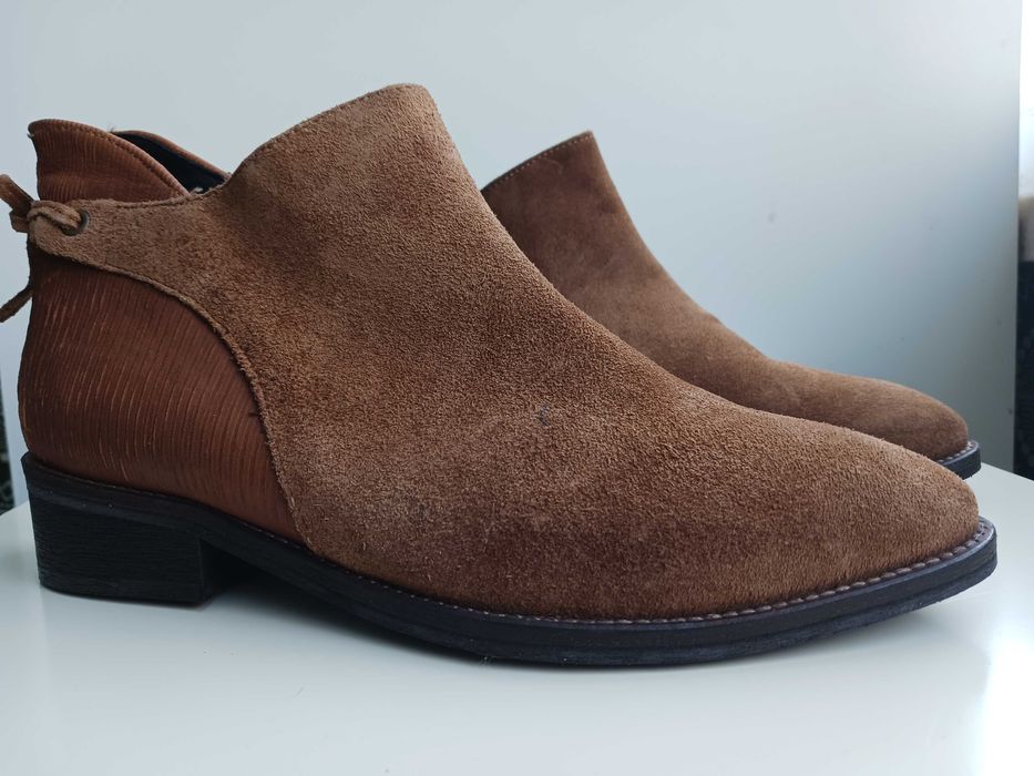 Botins camurça marca Tapadas