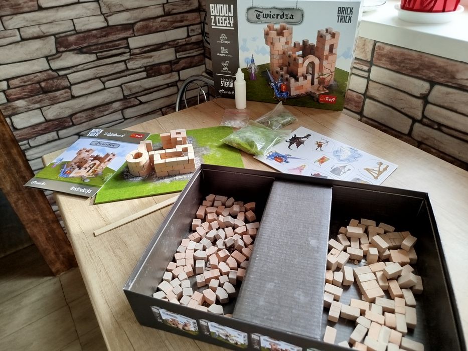 Brick Trick Buduj z cegły  Twierdza   wiek: 6+ elementy: 220