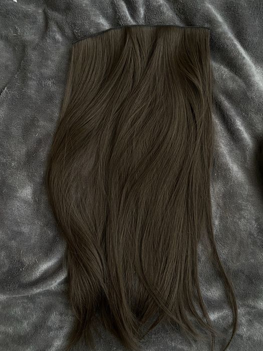 Треси , волосся темно-каштанове