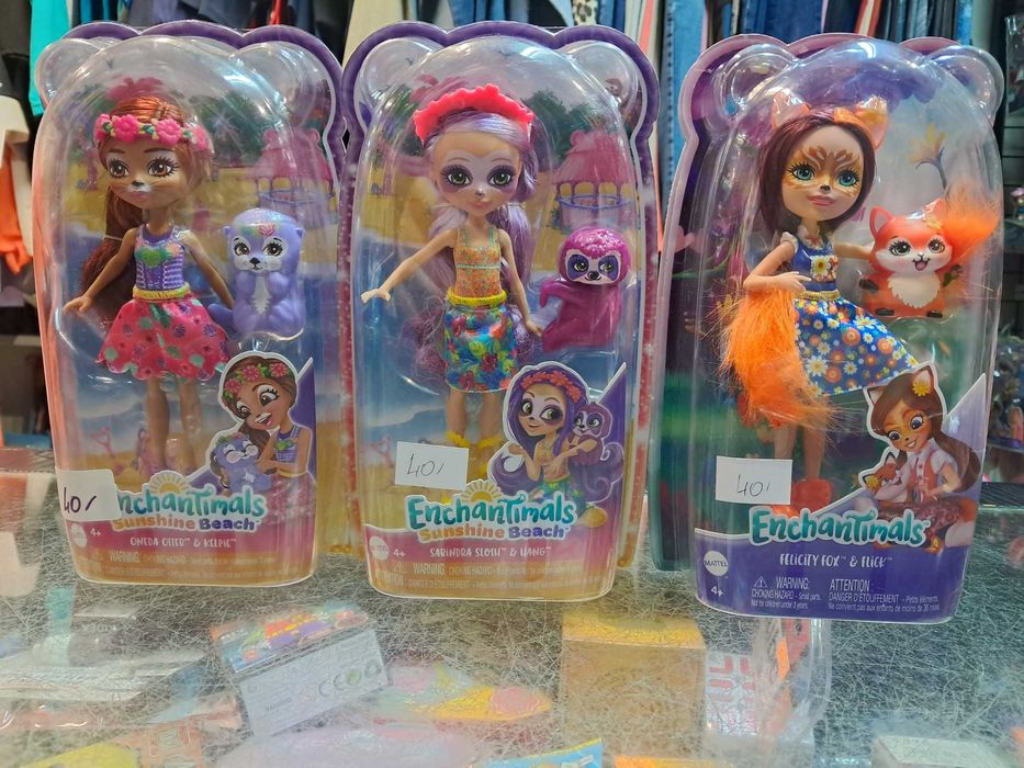 lalki  mini enchantimals wiewiórka wydra leniwiec kogut  lub papuga