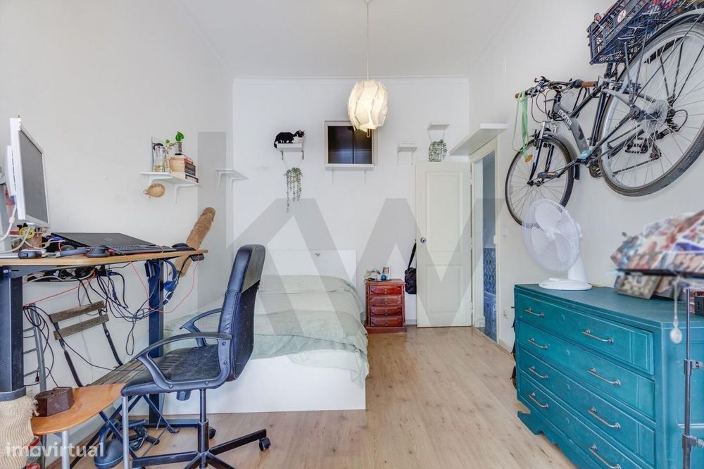 Apartamento T2+1 com elevado potencial de renovação no Centro de Lisbo
