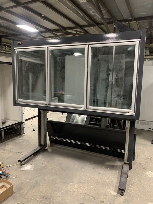 Витрина холодильная-морозильная