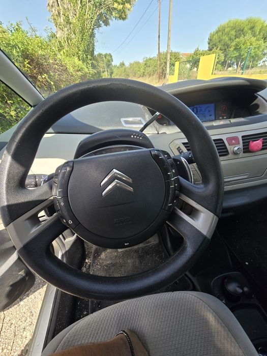 Citroën C4 Picasso — fotografia 8