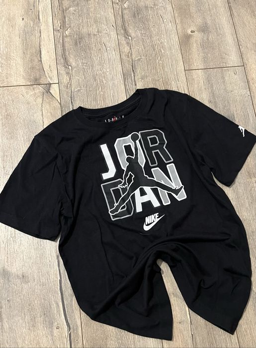 Футболка Jordan.