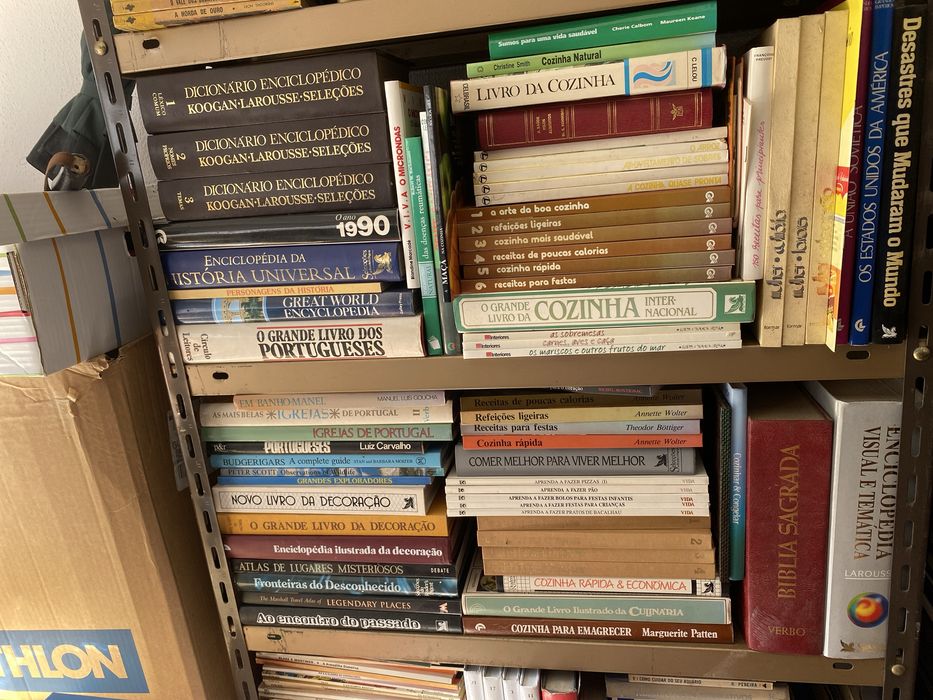 Livros antigos de varios géneros e autores portugueses e estrangeiros